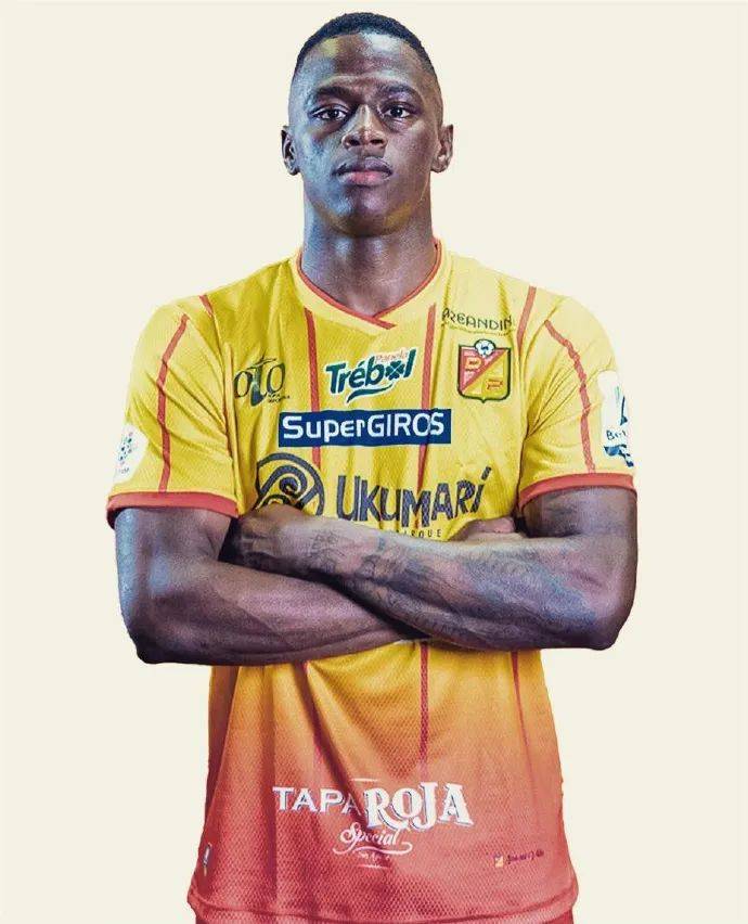 年薪震惊广州队_萨达斯卡斯_身高_赛季