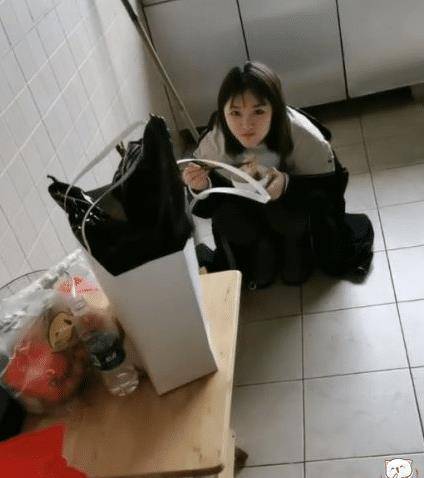 次惑小仙女恋情曝光后过的怎样?