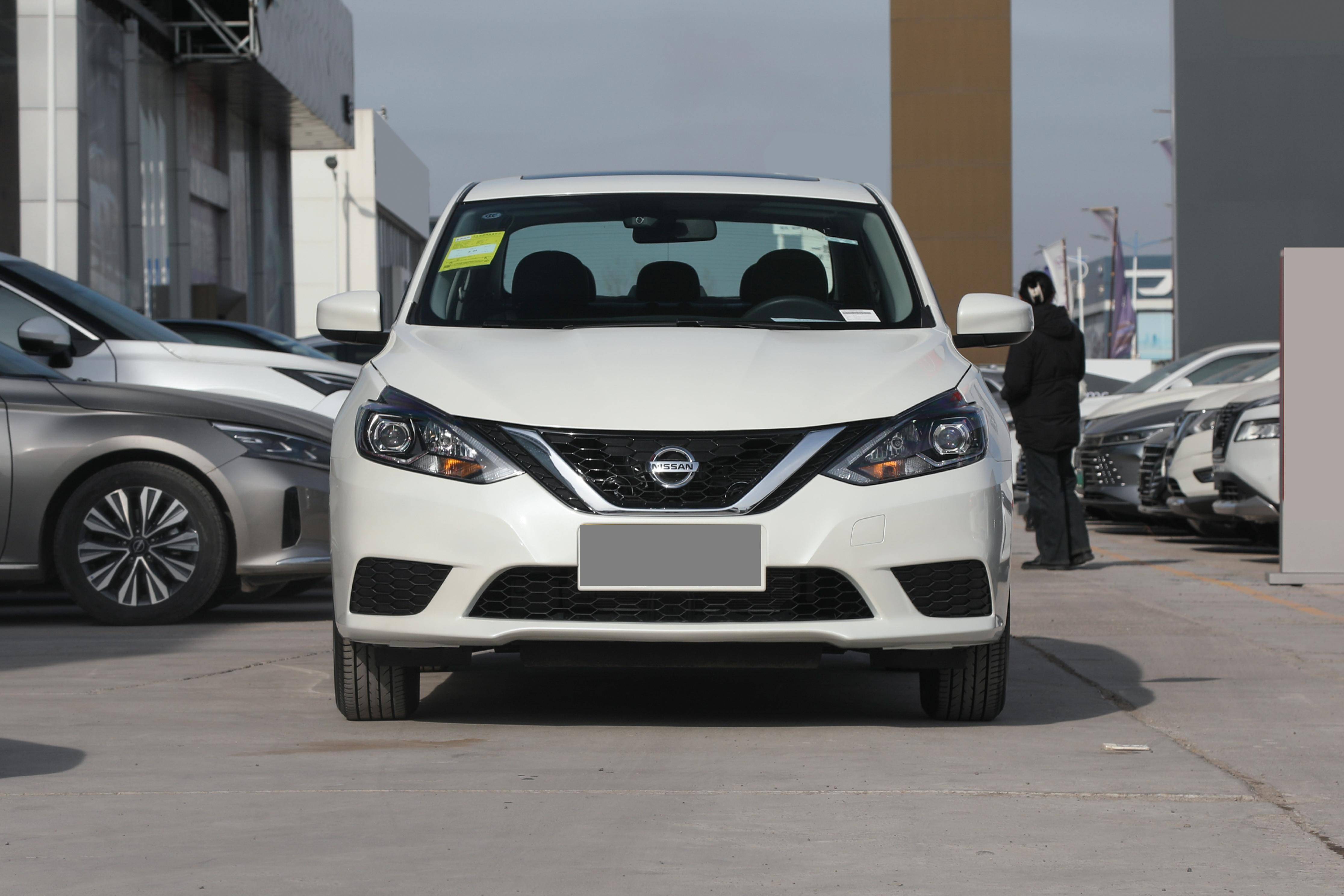 dm-i无需缴纳购置税,落地价更低),但轩逸经典款在各个方面几乎全面