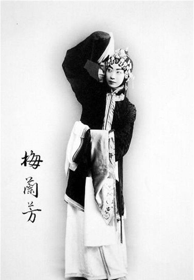 孟小冬:我算丫头还是女友,杜月笙脸上浮笑,立即撑着病体办婚礼_梅兰芳