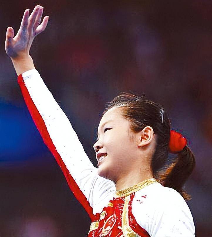 "体操女皇"程菲:25岁退役,体重飙升200斤,父亲担心嫁不出去_程立高