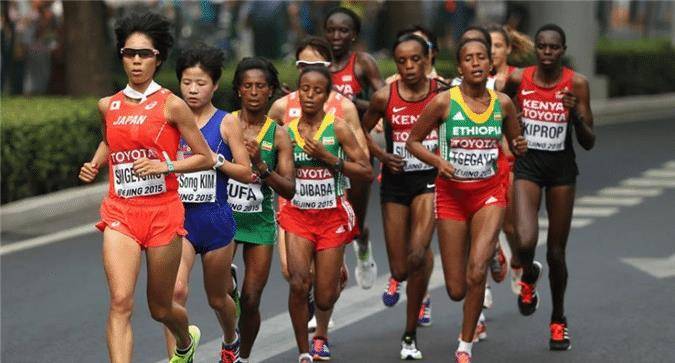 "假跑女王"罗茜:马拉松跑到半路去坐地铁,被揭穿后拒还奖牌_比赛_赛事