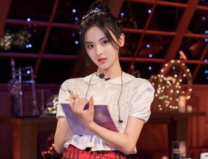 《理想之城》还未播,网传杨超越出演武侠剧,男主是当红实力演员_影视