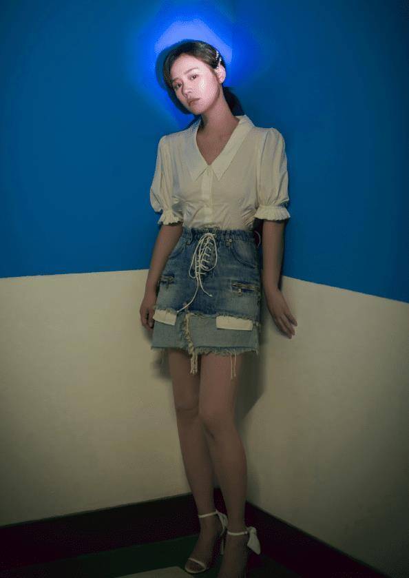 马思纯抑郁症后状态回归,减肥成功美出新高,玩"下衣失踪"大胆_形象