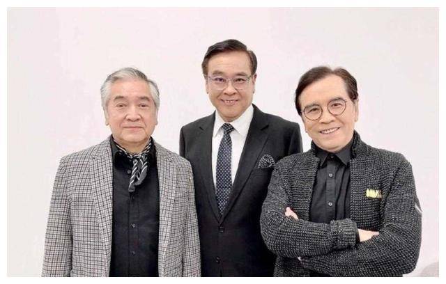 春节团拜:姜大卫尔冬升兄弟三代同堂,大哥秦沛女儿代为出席.