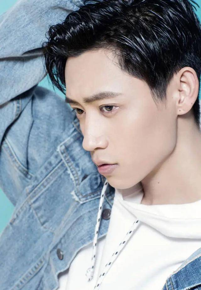 事实证明,"面包和爱情兼顾"的魏晨,才是真正的"人间清醒"_事业_于伟