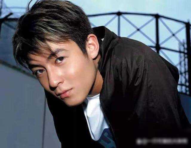 当年曝出1400张照片,毁了张柏芝,陈冠希的电脑维修员,现在_阿娇_命运