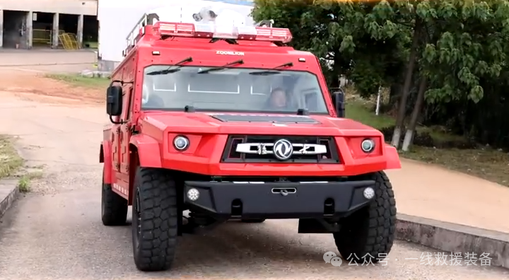 tz3000高机动前导通信指挥车,采用东风猛士m50型4 x 4全驱专业军用
