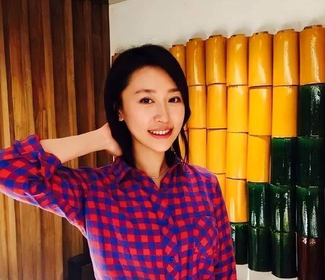 主持人王音棋:成了央视"宝藏女主播",最佳90后团宠,未来可期_王印琪