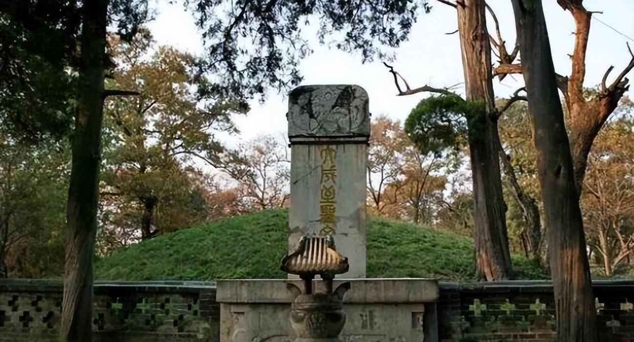 第一次扩建发生在明朝.