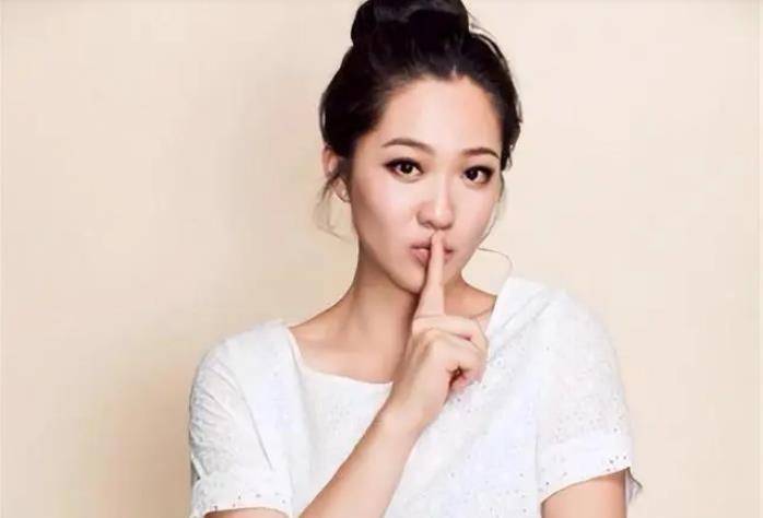 和朱芳雨分手10年,胡美罕见现身,跳健身操秀美照,少女感爆棚_体操