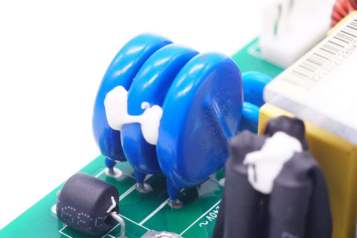 电源设计还得看华为,netengine ar系列路由器350w电源