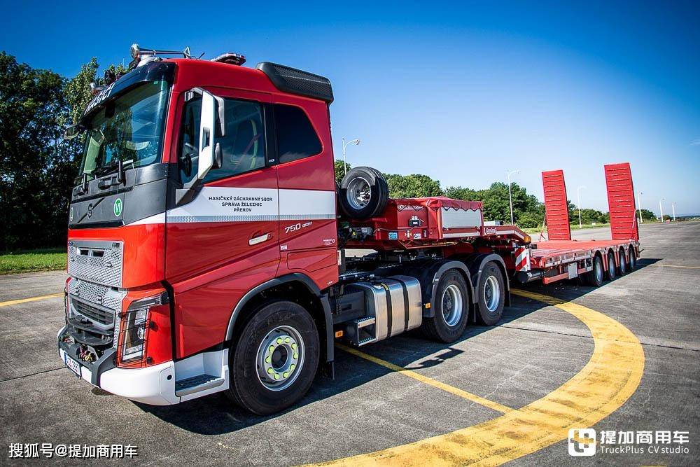 750马力,带你见识一台沃尔沃fh16消防牵引车,这配置真少见
