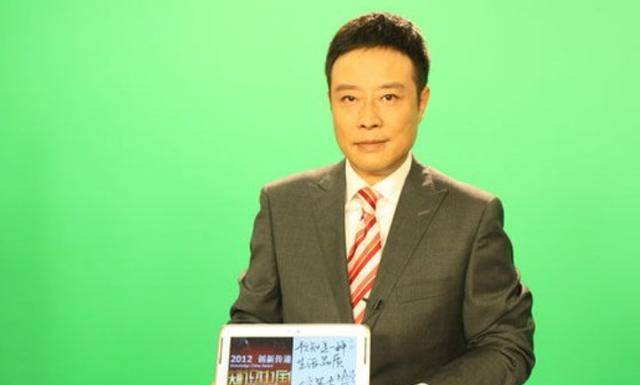 宋英杰:《天气预报》首位主播,娇妻是小12岁学妹,今已儿女双全_知识