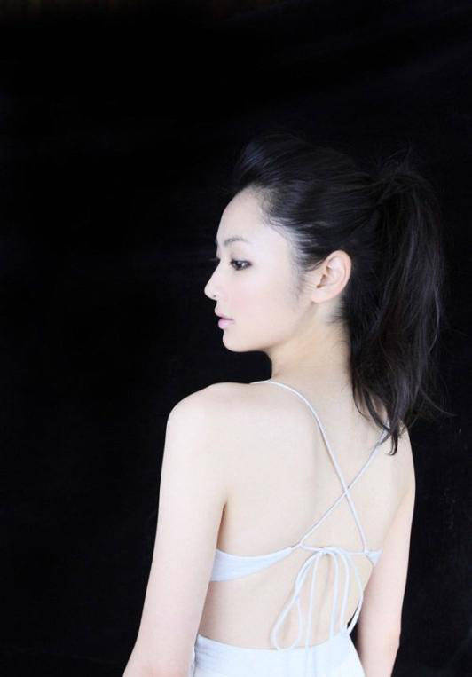 中日混血美女模特林丹丹,时尚写真,太美了_内心_造型_长发