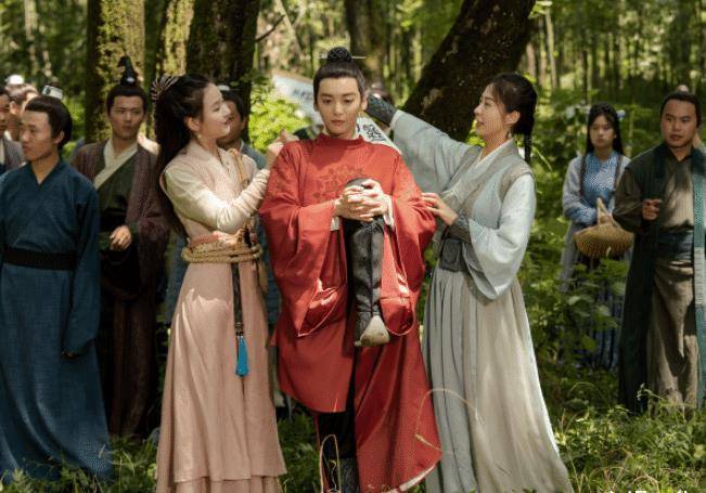 尤靖茹出演女扮男装剧,与《漂亮书生》鞠婧祎比较,区别很明显_网友