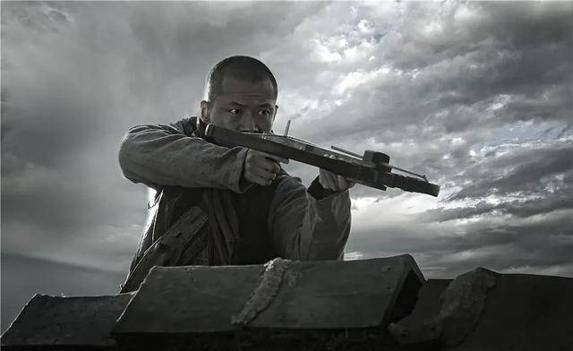 《太行英雄传》:抗战烽火中,杨树生与赵铁锤的不屈誓言