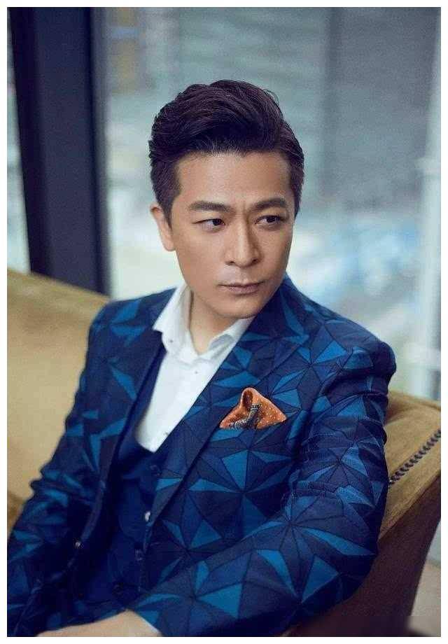 而其中,一位实力派男演员于毅就是一个闪耀的新星.