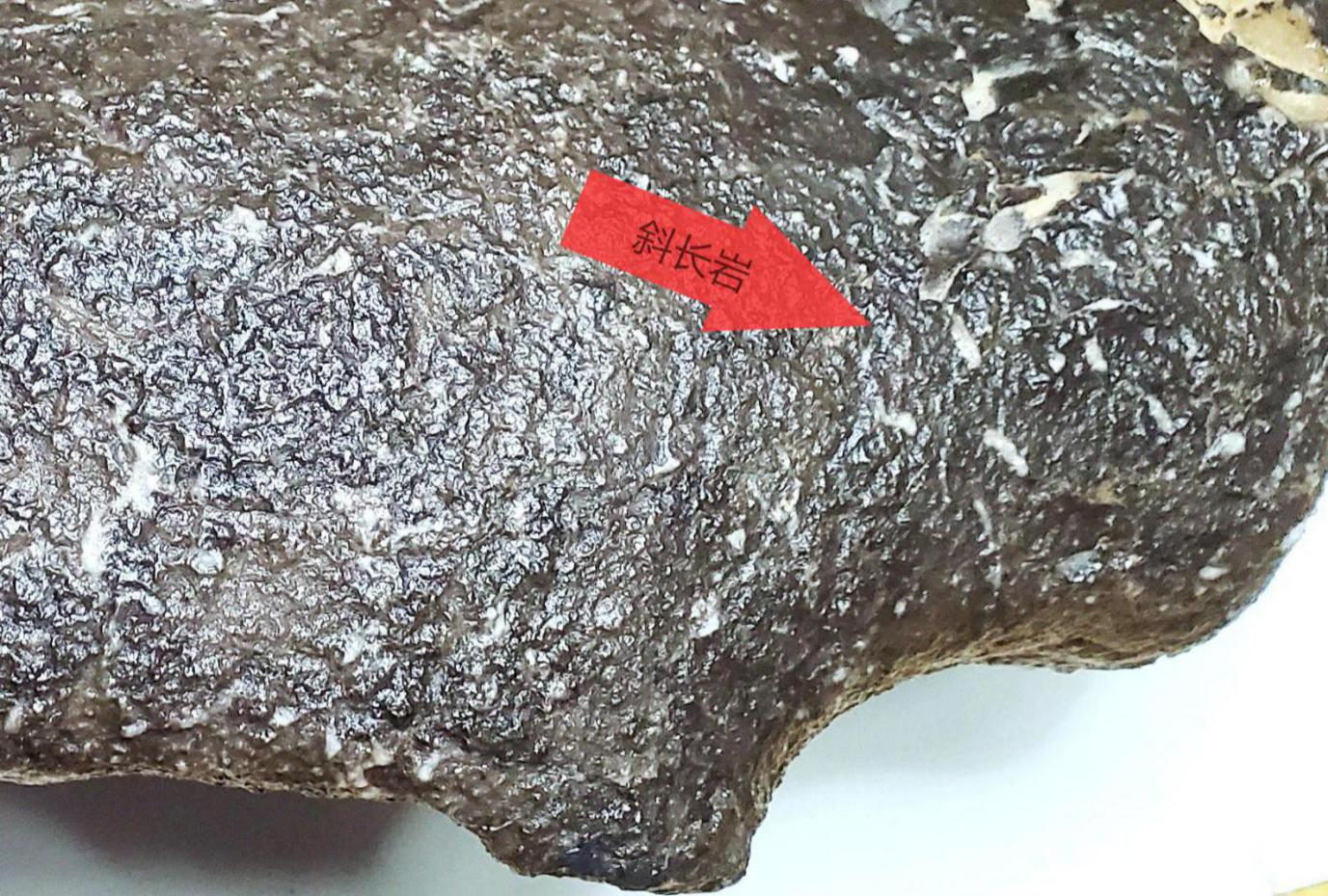 英仙座火流星坠落∽徐州东北方向_陨石_月亮_裂纹