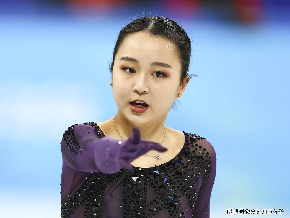 中国花样滑冰队近些年大力培养单人滑选手,而代表中国队参加北京冬奥