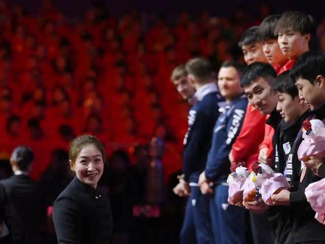 许昕安慰马龙输球,刘诗雯太美迷住林高远,王皓坏笑欺负憨厚大胖_世乒