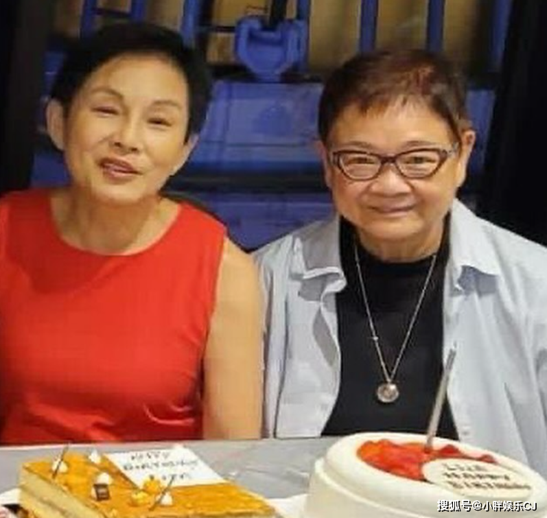 港星李影摔伤,拒绝就医后不治身亡,媒体称其每天要喝6瓶可乐_好友