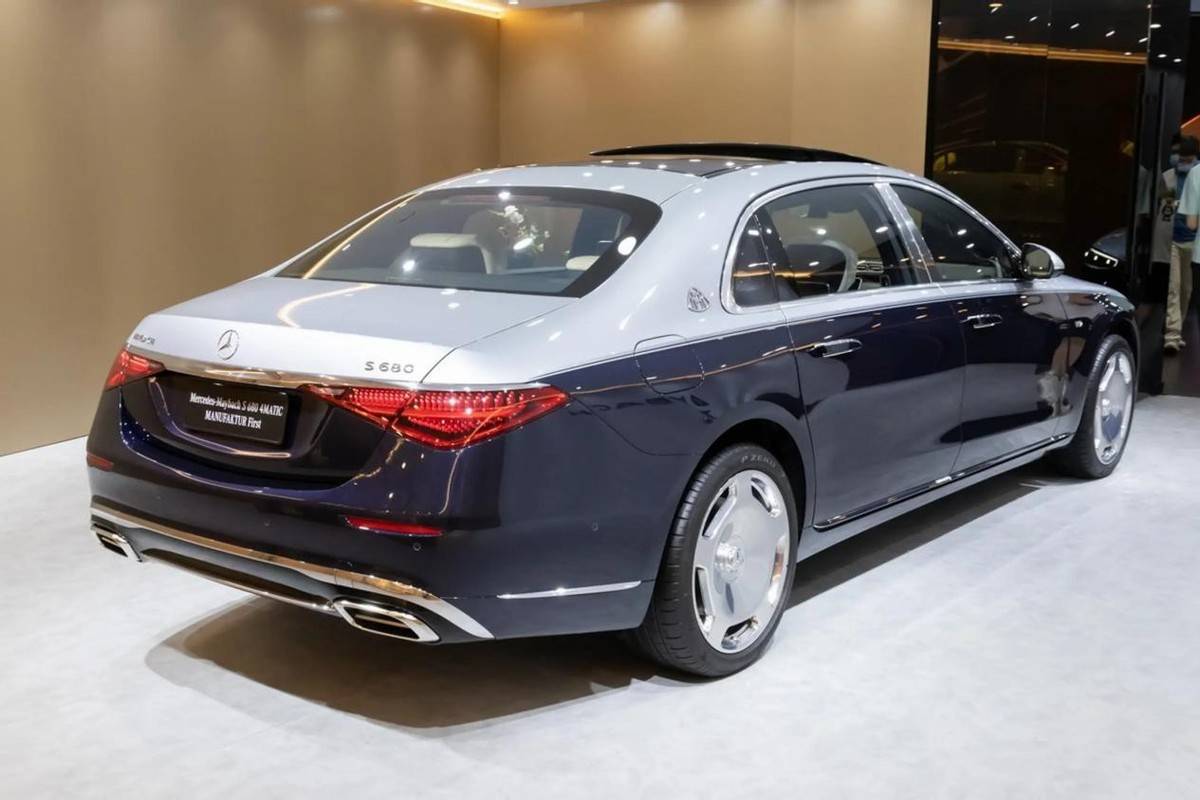 至于这台顶配的迈巴赫s 680,不仅落地价超过400万,我相信,很多朋友在