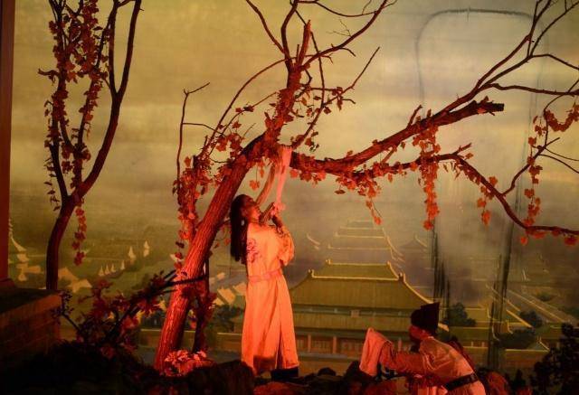 明朝灭亡时崇祯皇帝为何要杀死自己的妻女?