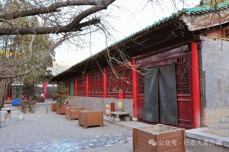 "吕梁国宝"系列㉔汾阳关帝庙_正殿_琉璃_关公