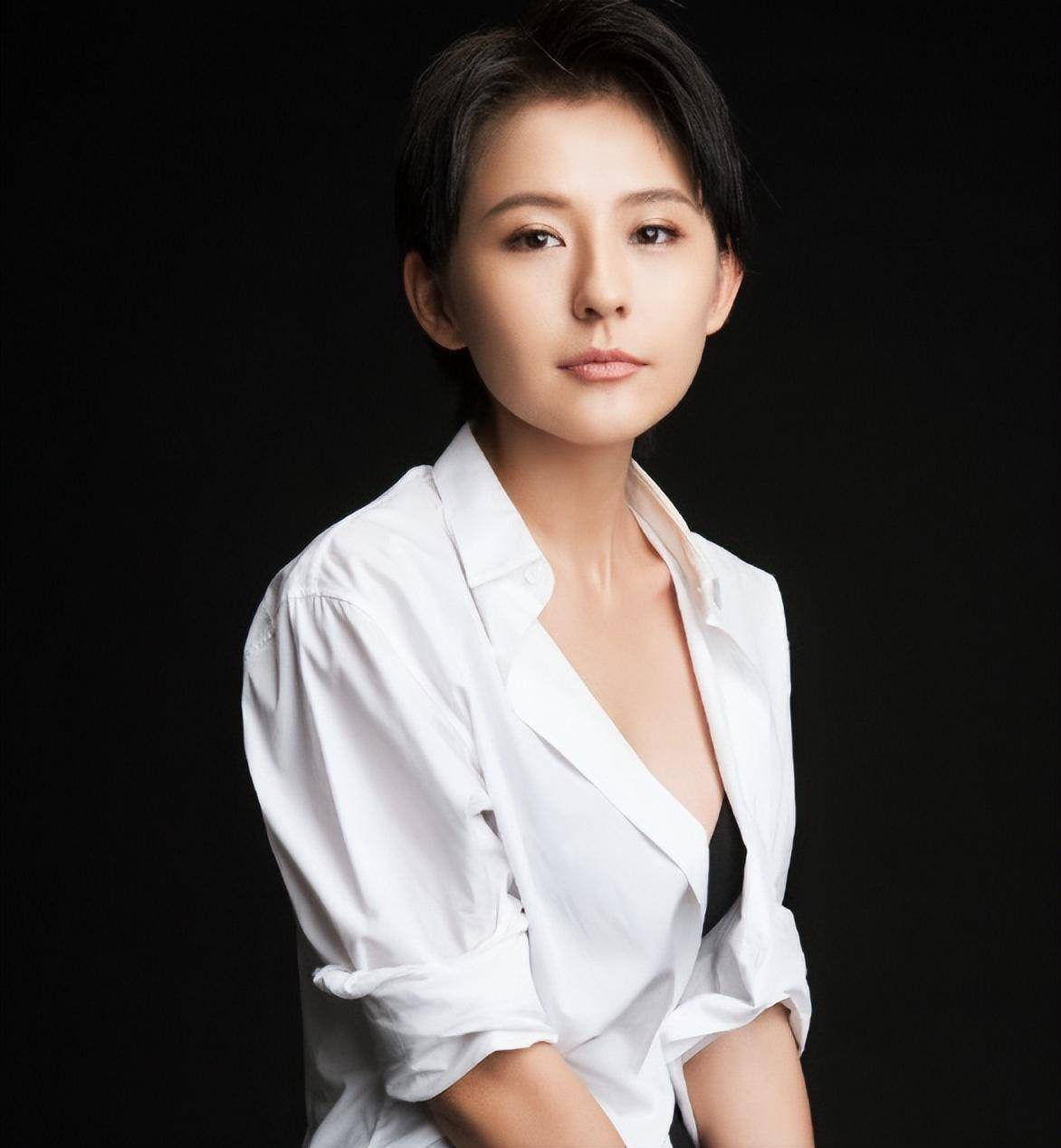 被网暴到重度抑郁,出道多年的"拽妃"热依扎,终于霸气归来了