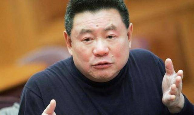 但他毕业后却并未留在那里,而是选择回到国内,继承父亲的风扇工厂