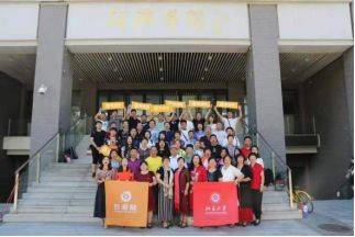 李同玉老师简介——商务礼仪培训专家_北京_形象_企业