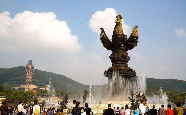 国内"最傲娇"的景区,门票高达210从未降价,游客却不减反增_灵山大佛