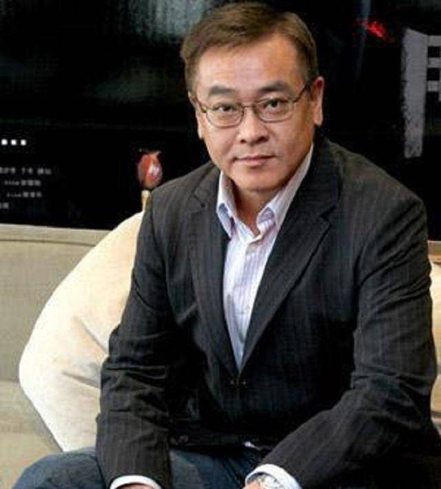 导演尔冬升:曾与妻子相约"丁克"到老,却在60岁悄悄生下女儿_张曼玉