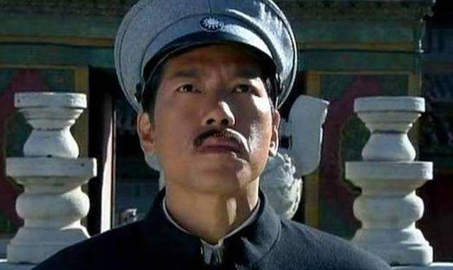 孙殿英在盗乾隆墓时,为什么要拖出乾隆的尸体,敲掉他的牙齿?