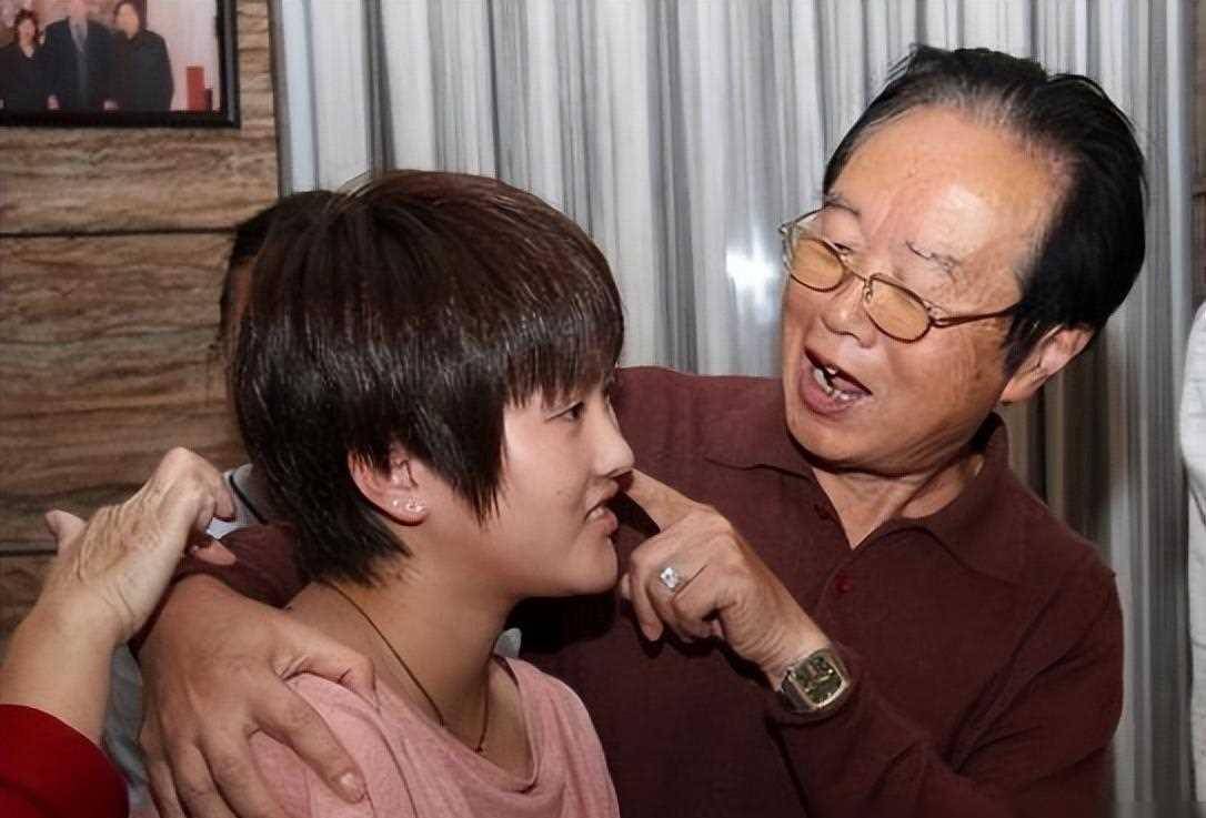 她3岁被弃,20岁获22个世界冠军,母亲后悔想认亲,结果怎样_陈若琳_人生