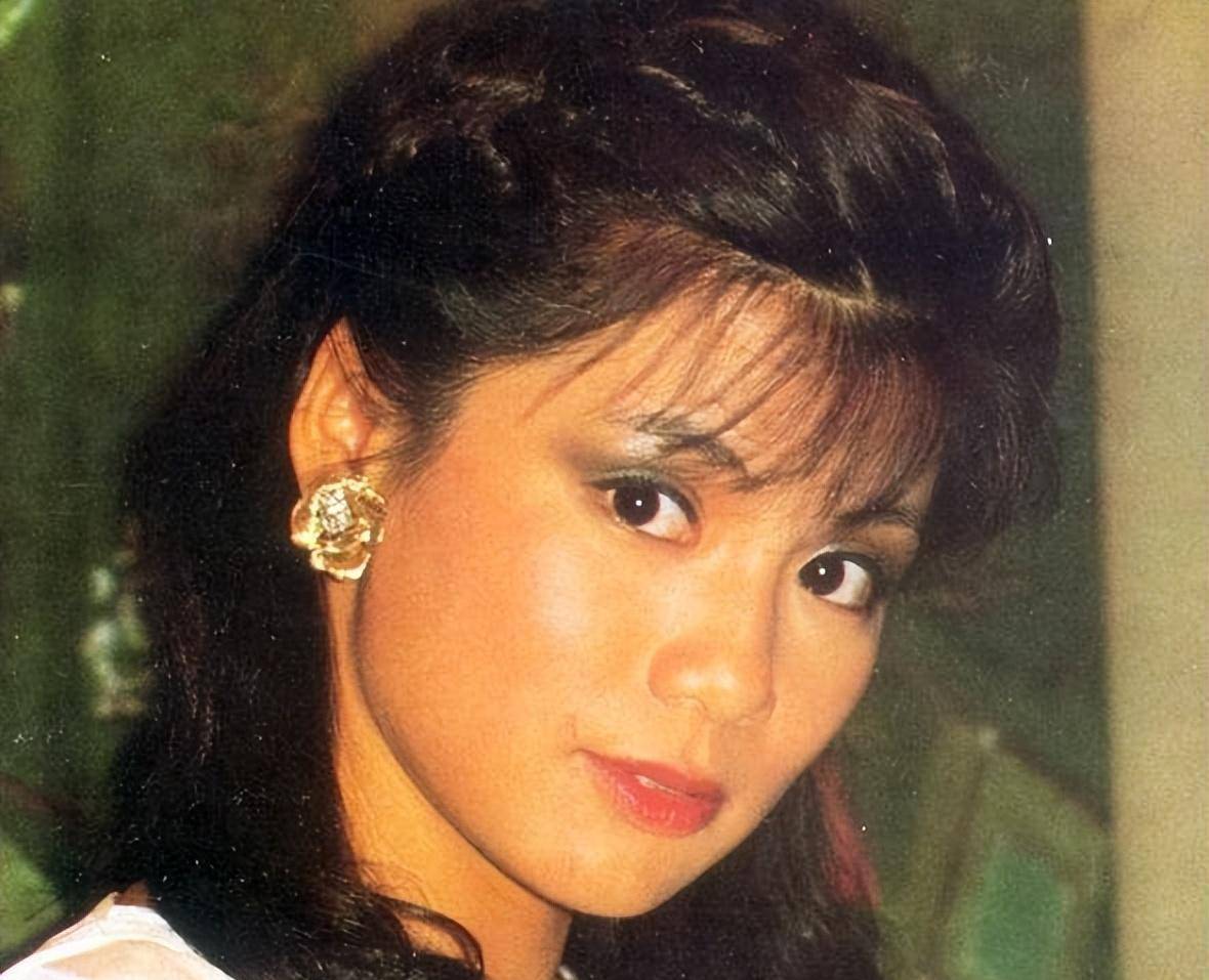 翁美玲版黄蓉34年依然灿烂,可惜天妒美人,为情所困惹人怜_汤镇业_香港