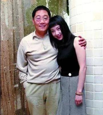 隐退23年却负债千万,最美"晴雯":老公宠我半生,也害我半生_安雯_苏越