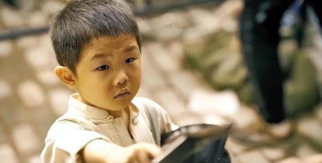 张峻豪:3岁出名,5岁上春晚,14岁的他已成为父母的