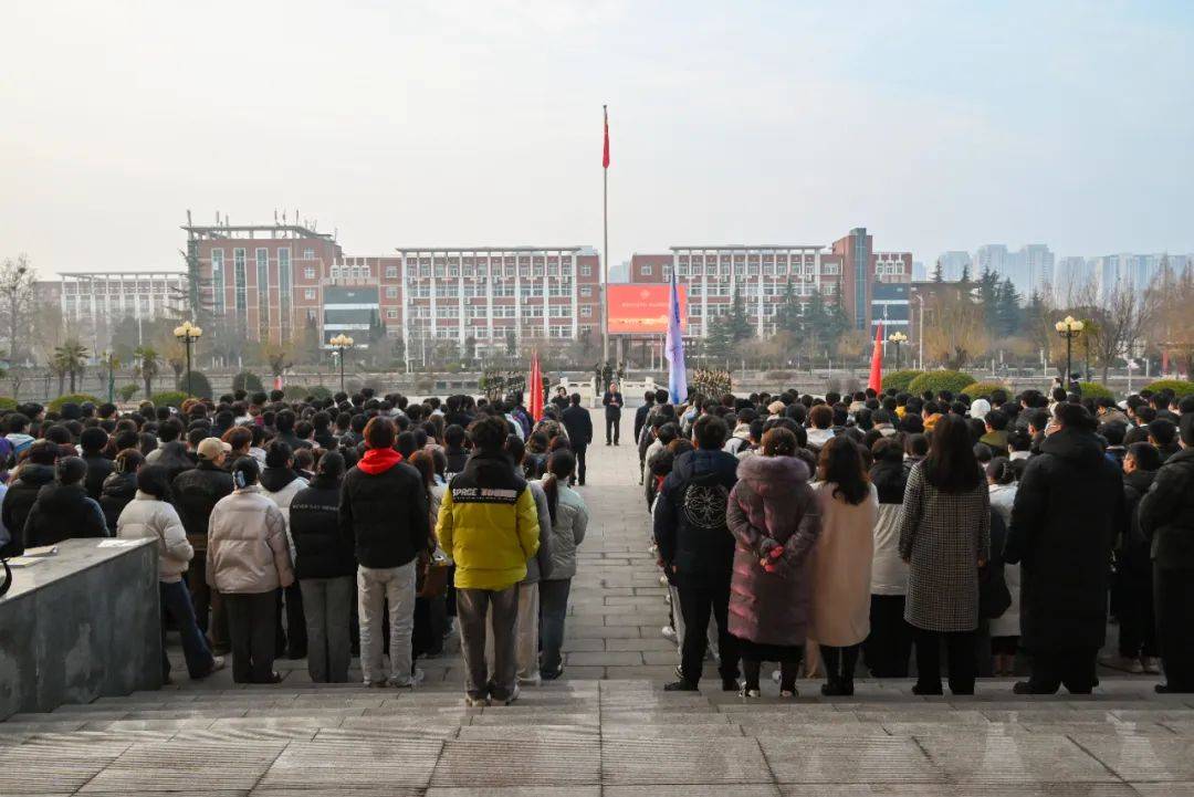 我校举行2024年春季国旗下的开学思政第一课暨升国旗