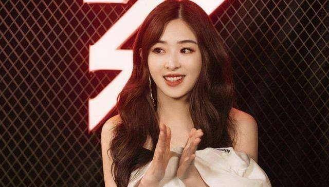 刘德华让助理把她到房间来,她知道后很害怕,助理:你想多了_张含韵