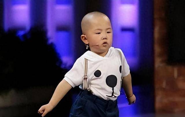 张峻豪:3岁出名,5岁上春晚,14岁的他已成为父母的