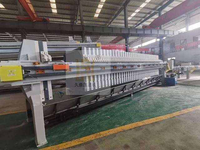 城市污水处理厂压泥机_带式_板框_运行