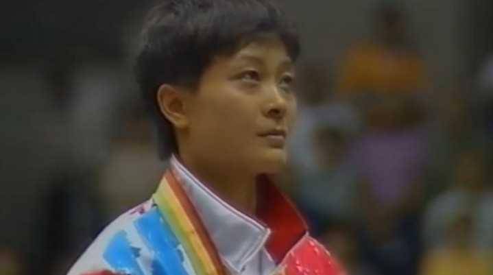 何智丽入日籍改名小山智丽,击败邓亚萍大喊"哟西",后来如何?