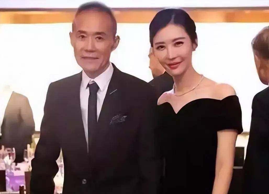 3岁女儿同行,田朴珺脖颈纹身抢眼_古天乐_网友_带着