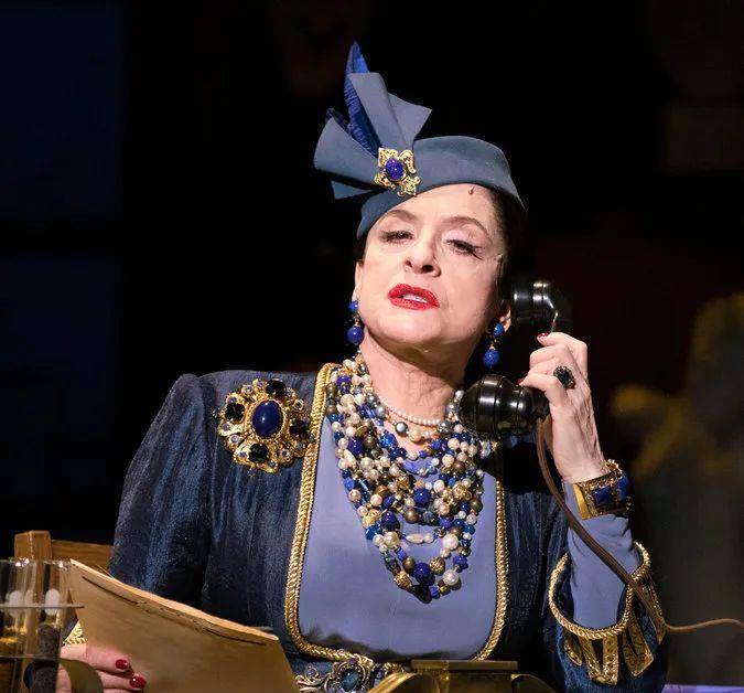 为了证明"世界上没有丑女人",她在20世纪发动了一