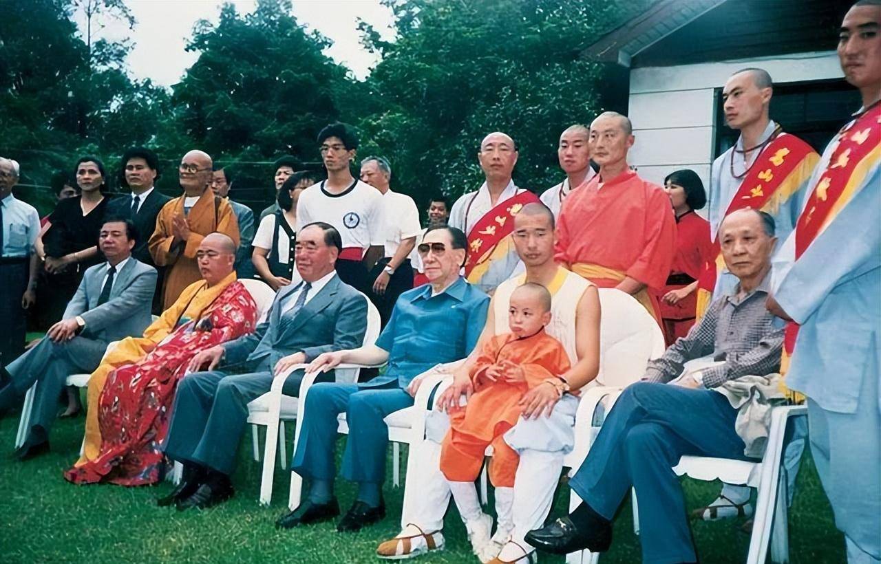 获奖后的释小龙,随嵩山少林寺文化团访问中国台时,在机缘巧合下邂逅了