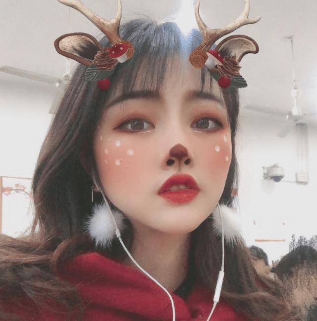 次惑小仙女给新男友化妆时,谁注意到了她的鼻尖,说你没整容谁信啊