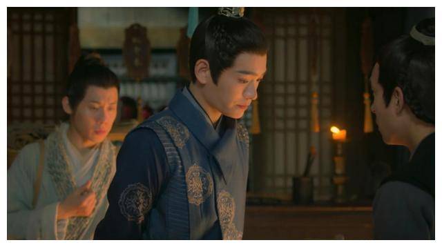 男主角李饼由丁禹兮饰演,在剧中是时人时猫的身份,每次要露出马脚时总