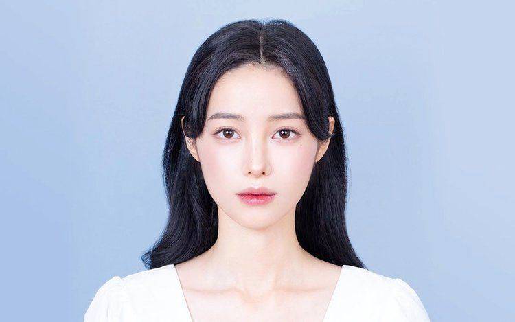 拍出完美证件照,这些小技巧你get了吗?_进行_形象_美颜